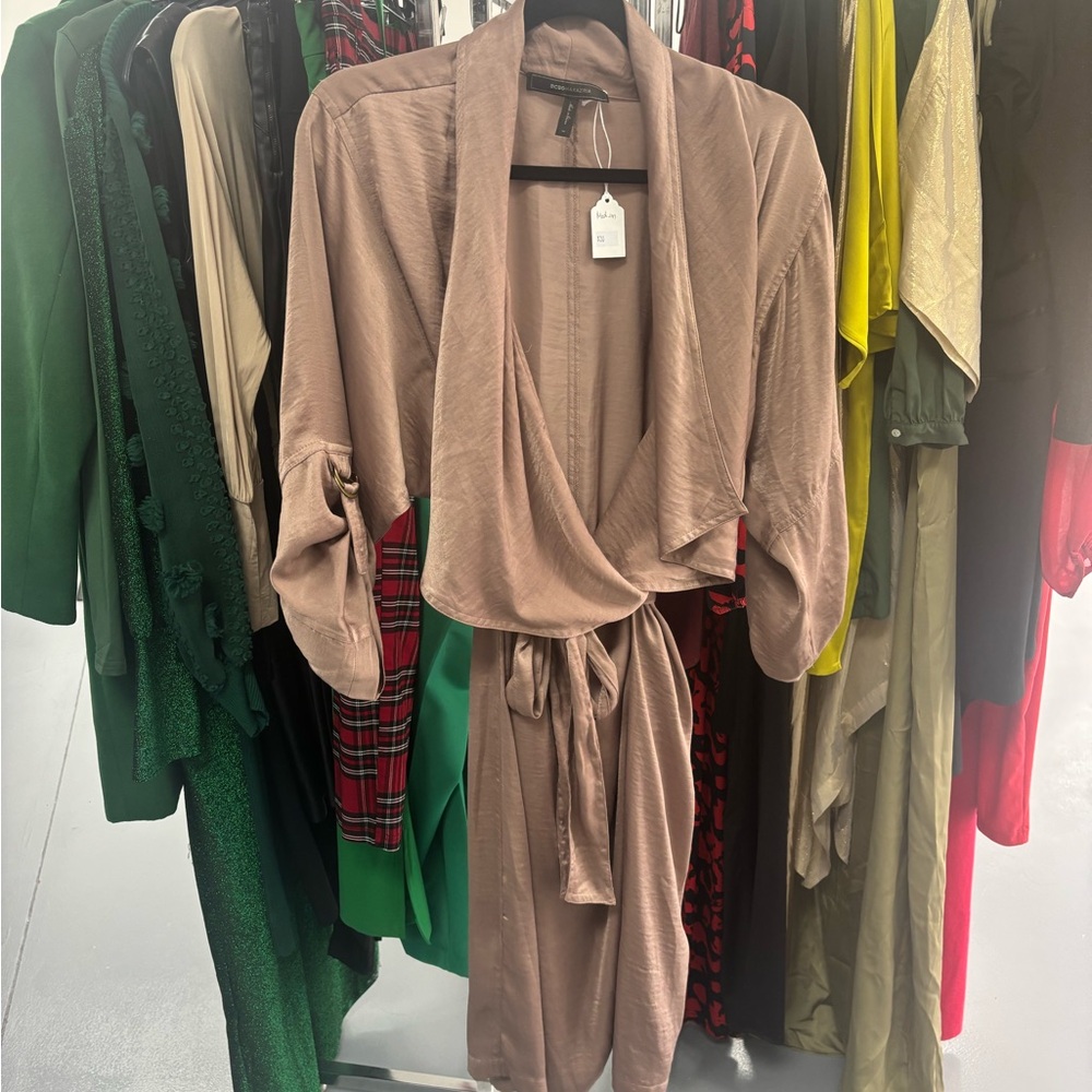 Elegant Tan Women's Robe